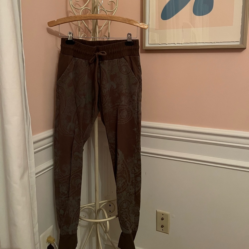 FREE PEOPLE PAISLEY JOGGER SWEATPANTS